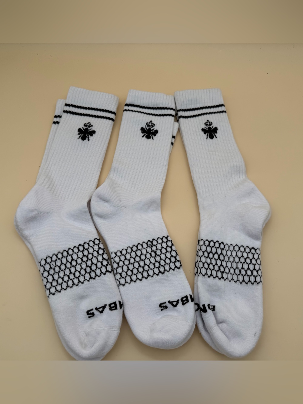 Bombas original Athletic Crew Socks White Size Large New without tag